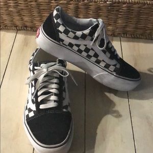 Old Skool platform checkered vans